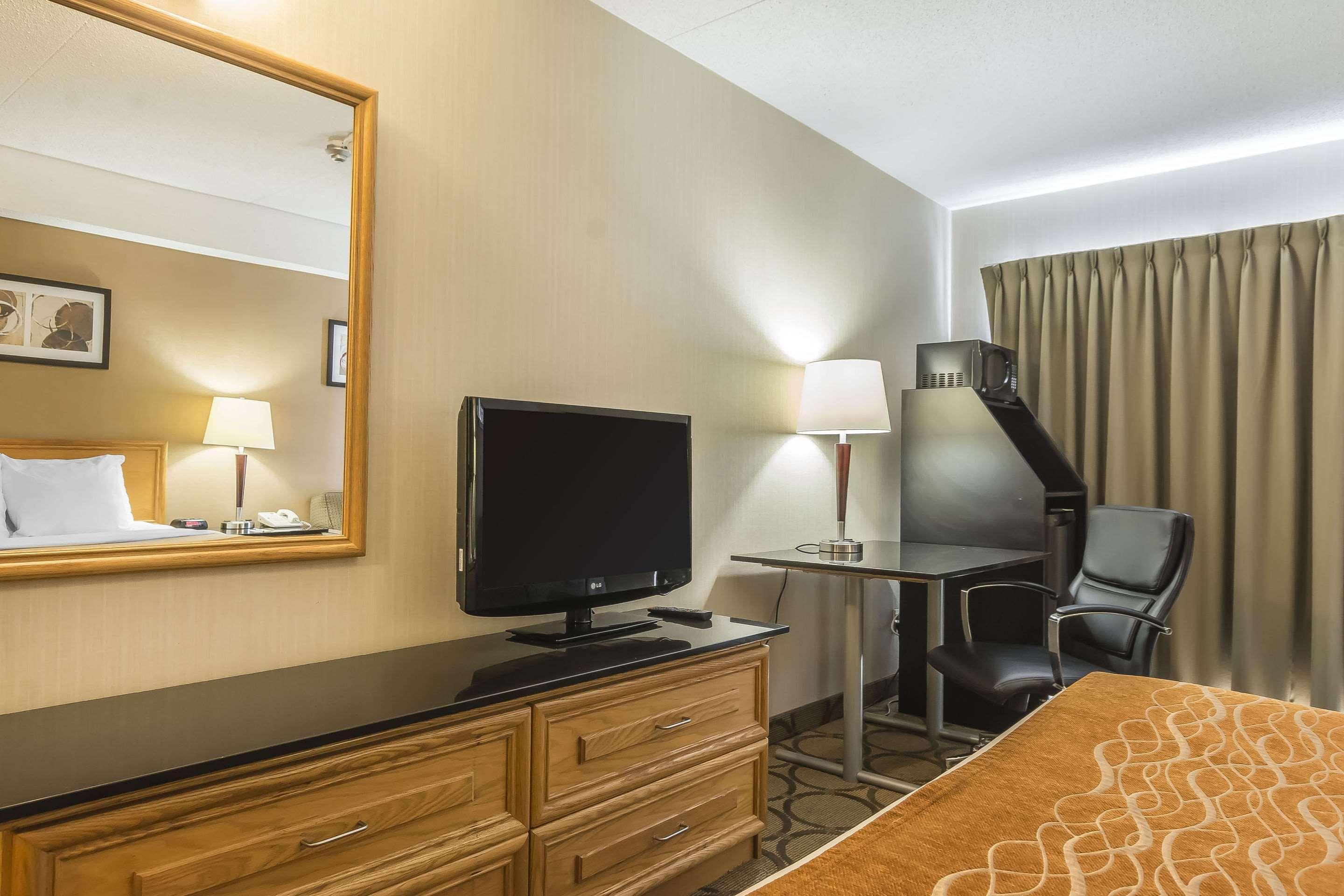Comfort Inn Cobourg Bagian luar foto