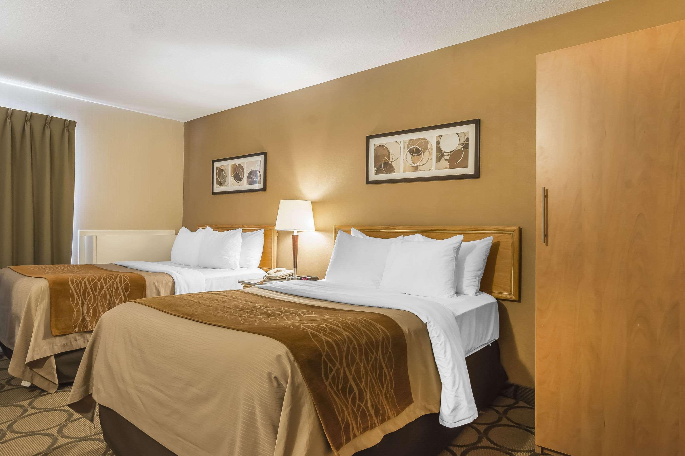 Comfort Inn Cobourg Bagian luar foto