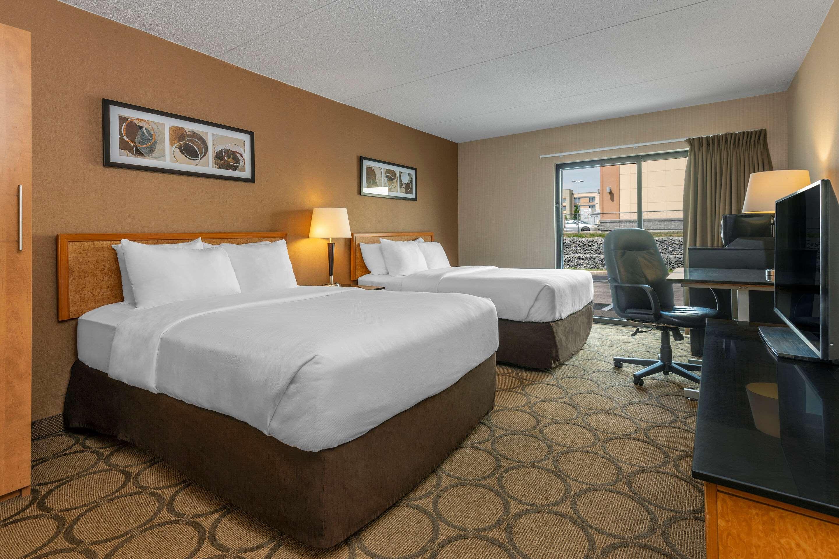 Comfort Inn Cobourg Bagian luar foto
