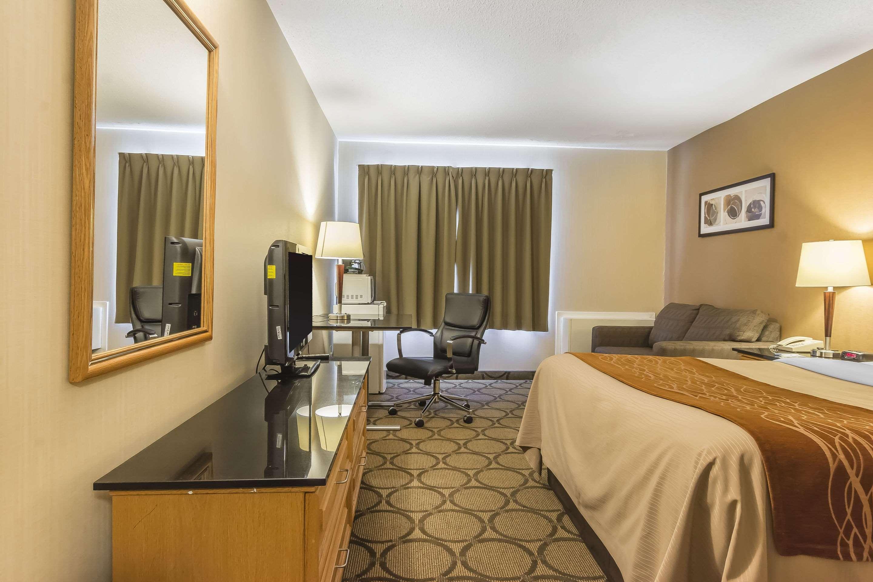 Comfort Inn Cobourg Bagian luar foto
