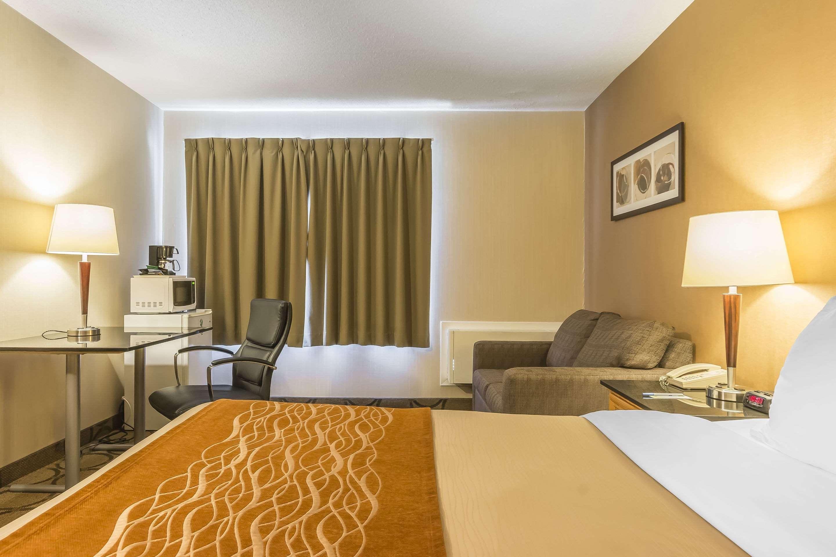 Comfort Inn Cobourg Bagian luar foto