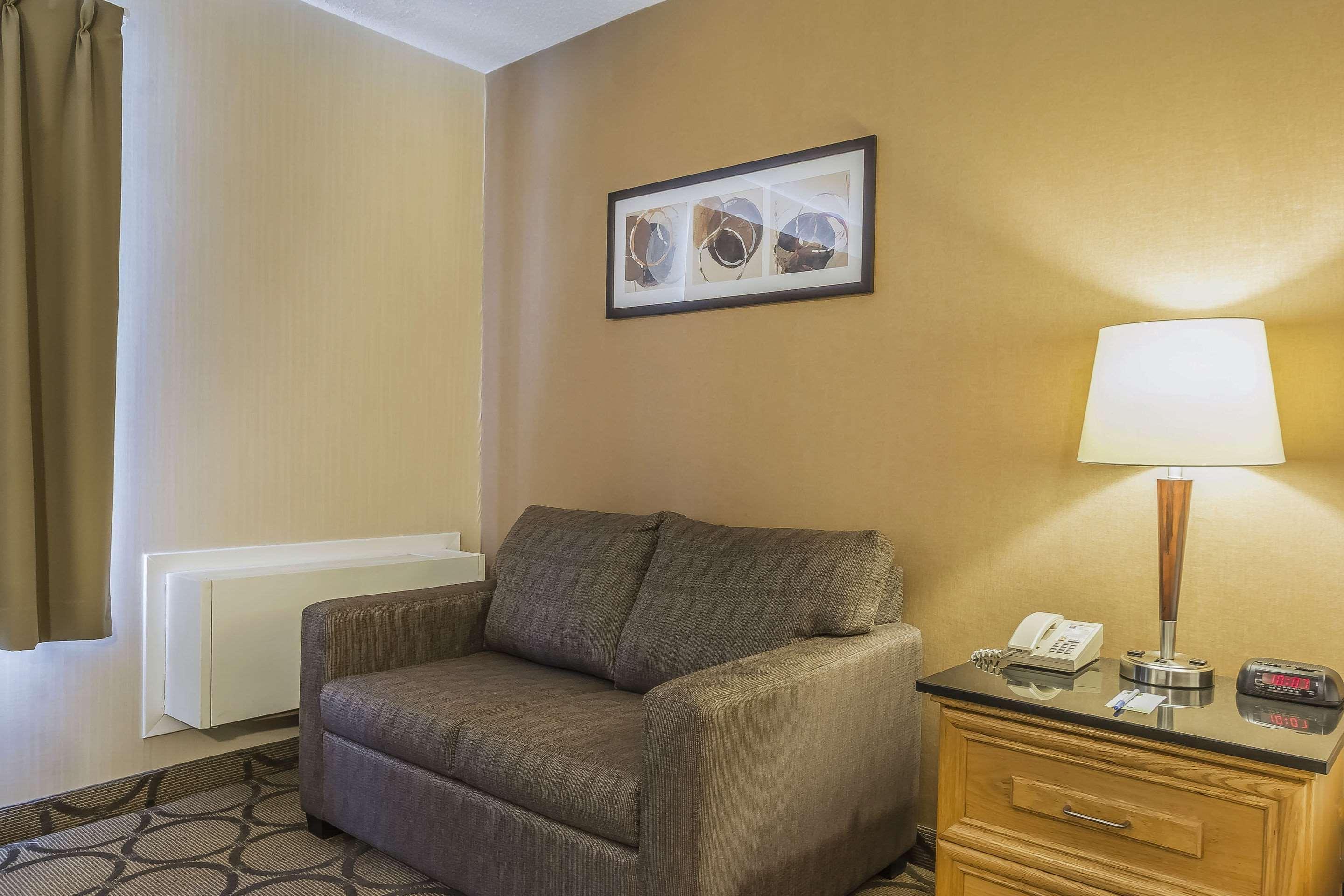 Comfort Inn Cobourg Bagian luar foto