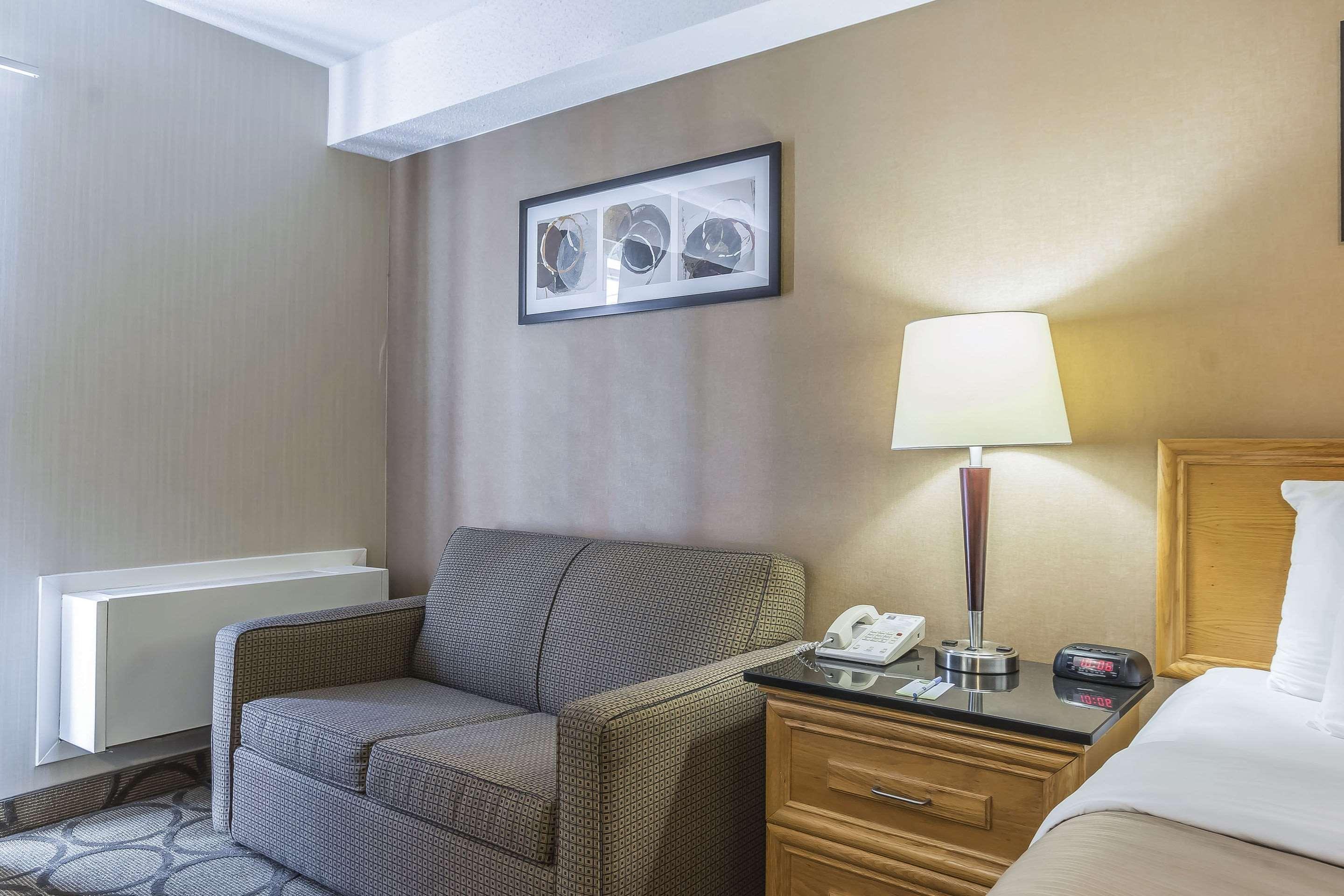 Comfort Inn Cobourg Bagian luar foto