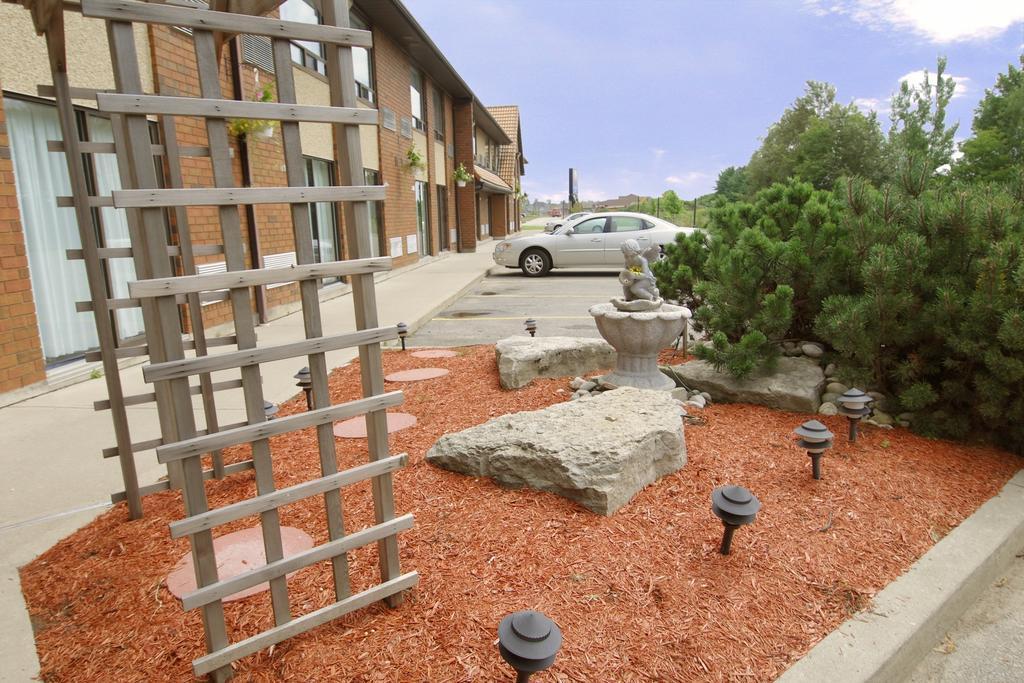 Comfort Inn Cobourg Bagian luar foto