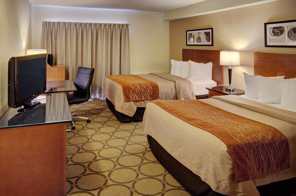 Comfort Inn Cobourg Bagian luar foto