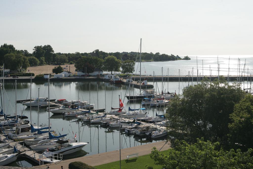 Comfort Inn Cobourg Bagian luar foto