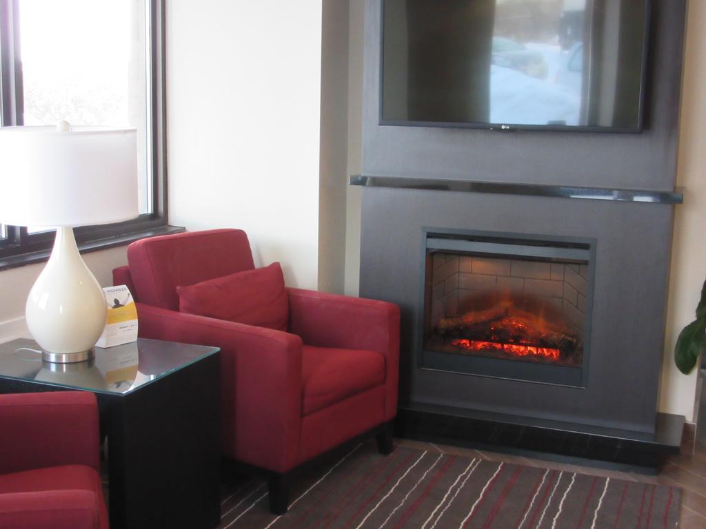 Comfort Inn Cobourg Bagian luar foto