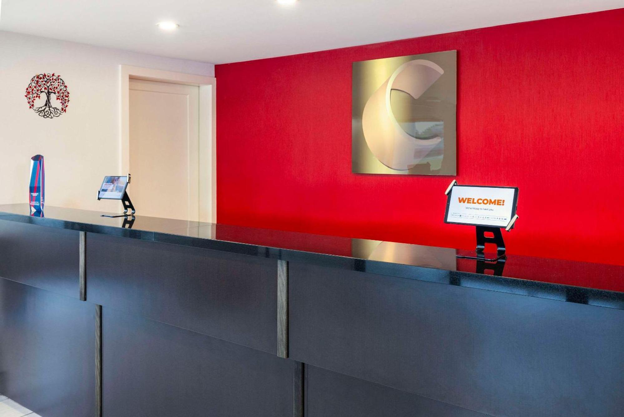 Comfort Inn Cobourg Bagian luar foto