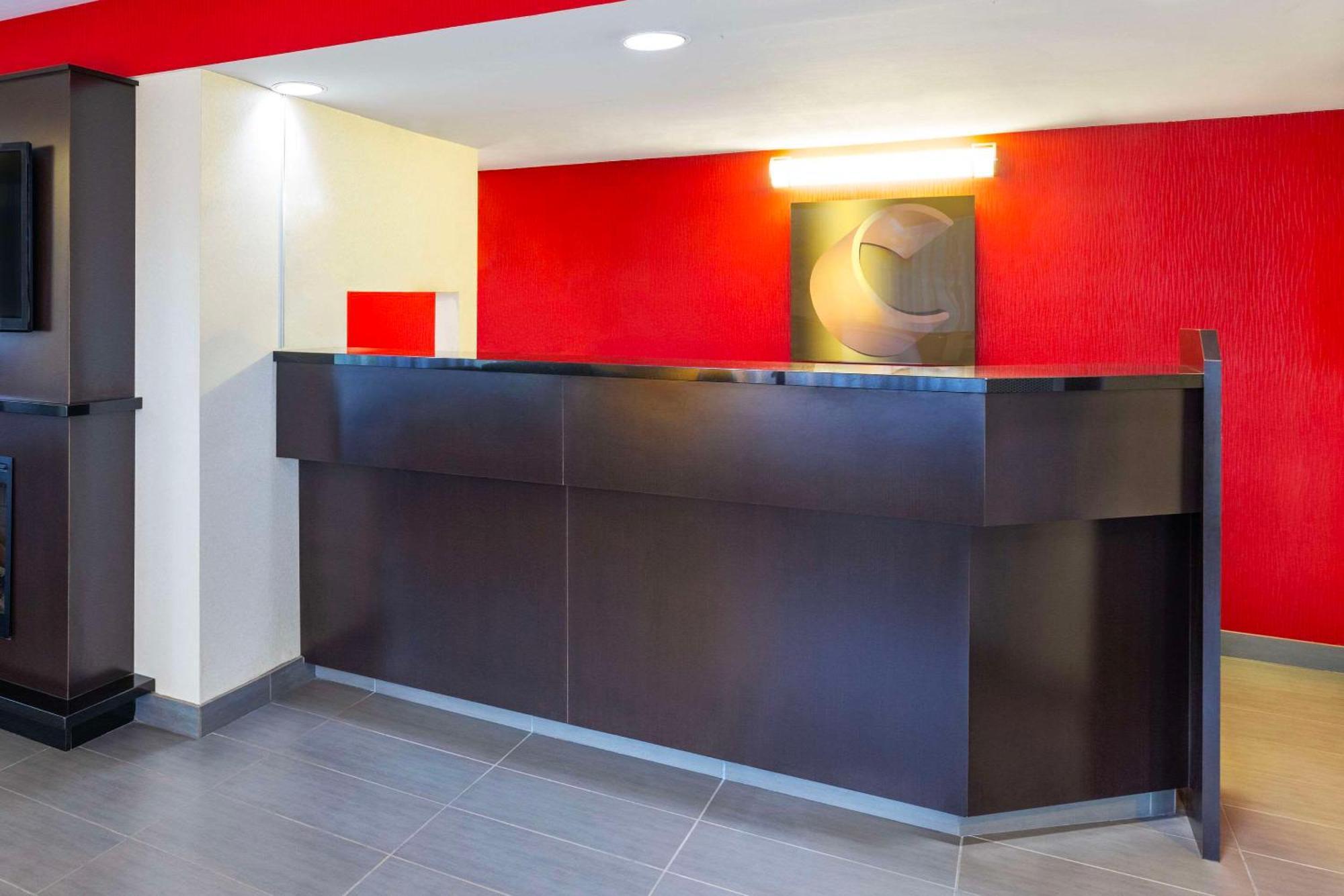 Comfort Inn Cobourg Bagian luar foto