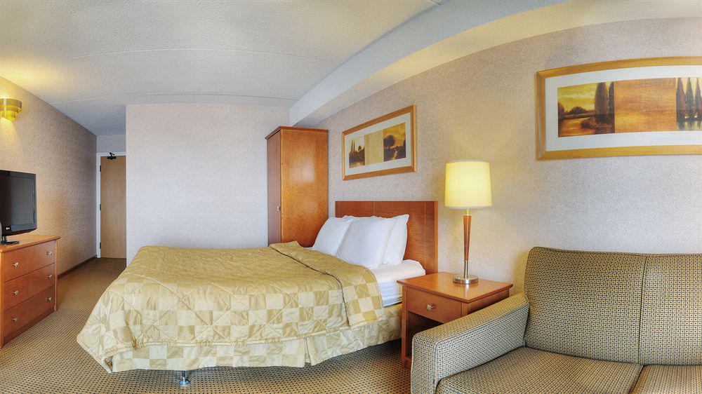 Comfort Inn Cobourg Bagian luar foto